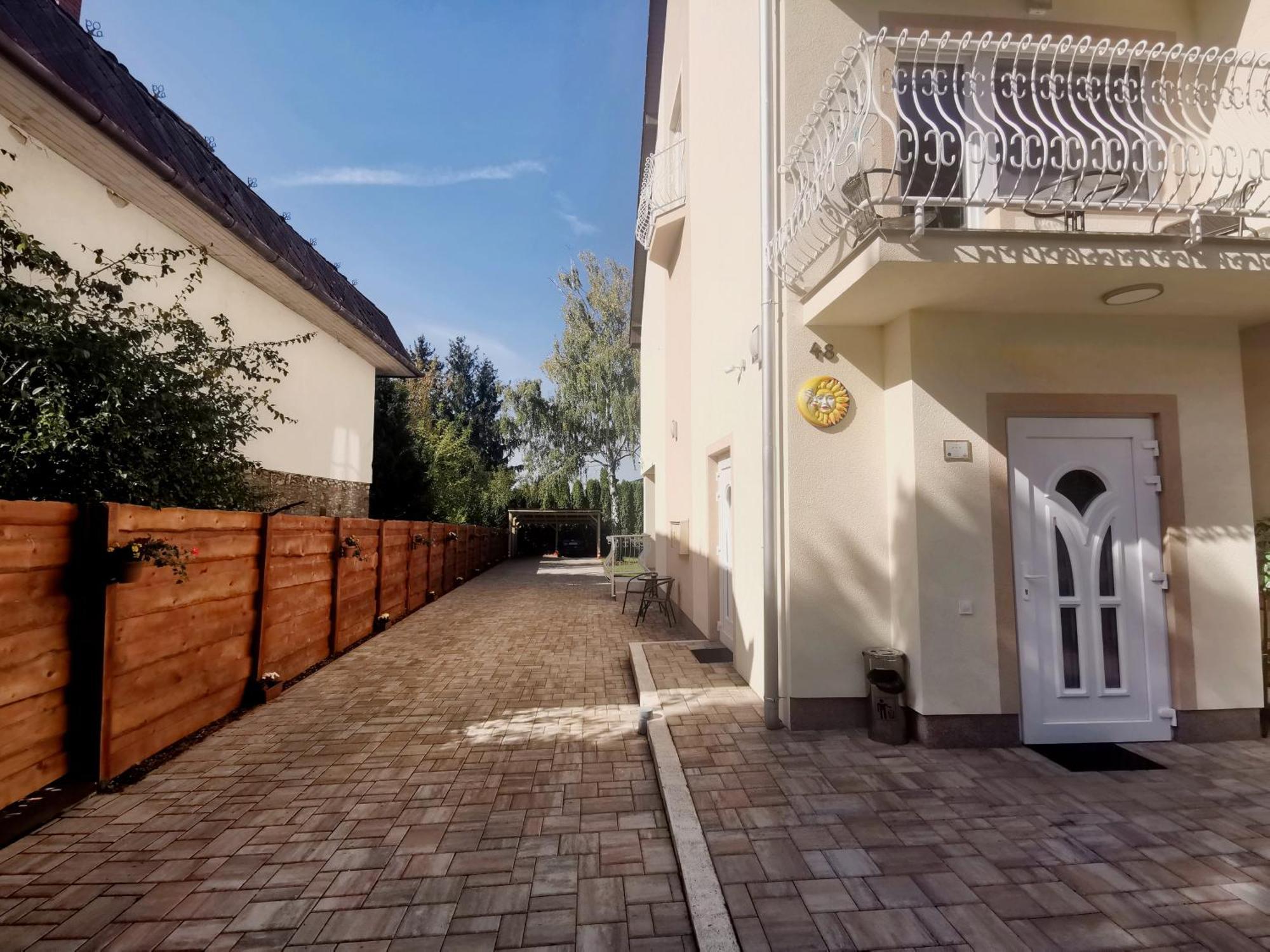 Moon Light Apartment Heviz Exterior photo